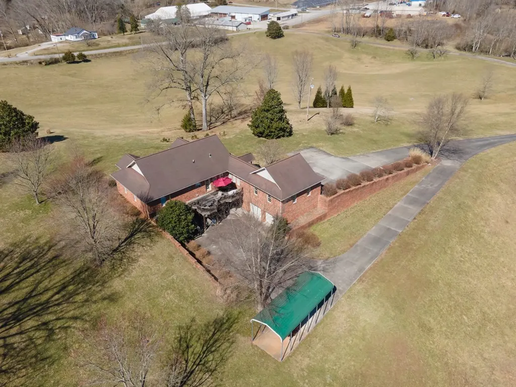 845 Mcminnville Highway Sparta TN 38583