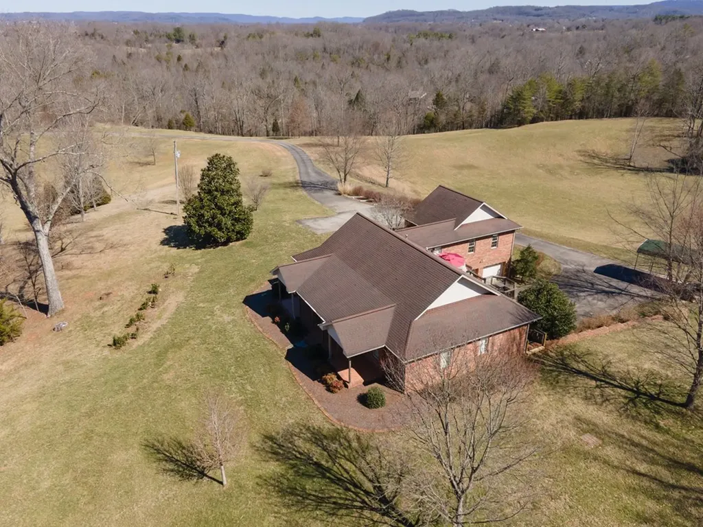 845 Mcminnville Highway Sparta TN 38583