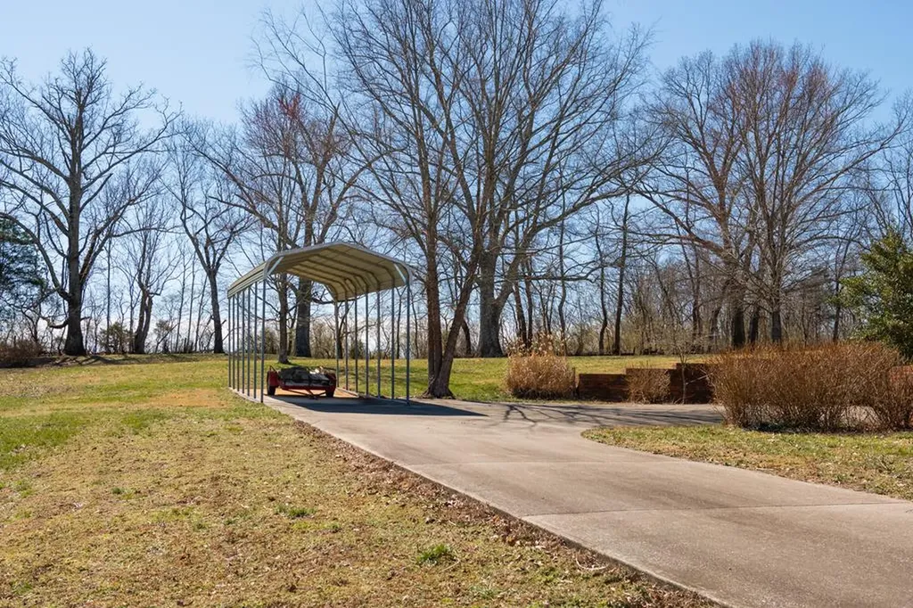 845 Mcminnville Highway Sparta TN 38583