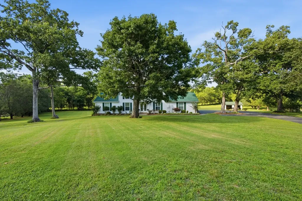 401 Bluegrass Court Lebanon TN 37090