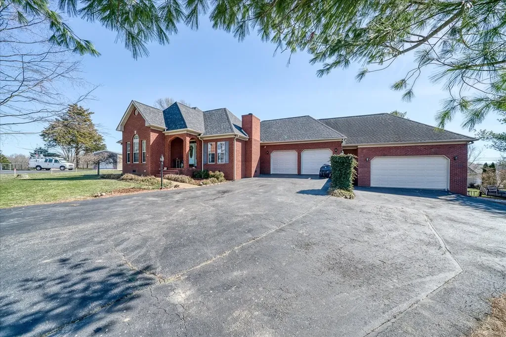 192 Landmark Circle Sparta TN 38583