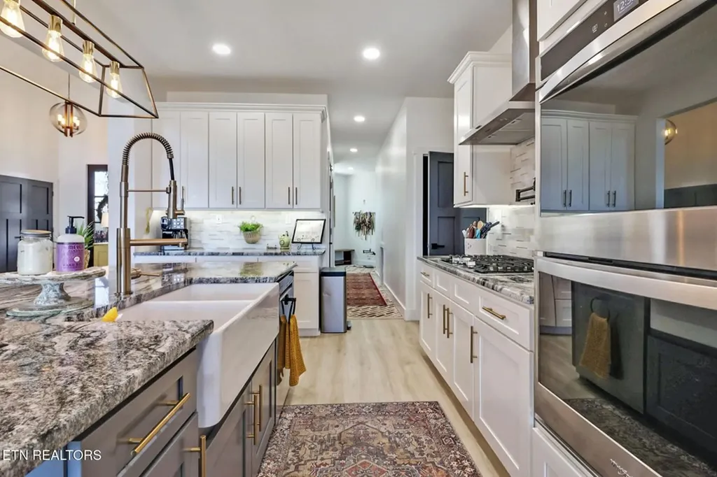 171 Deer Cliff Alpine TN 38543