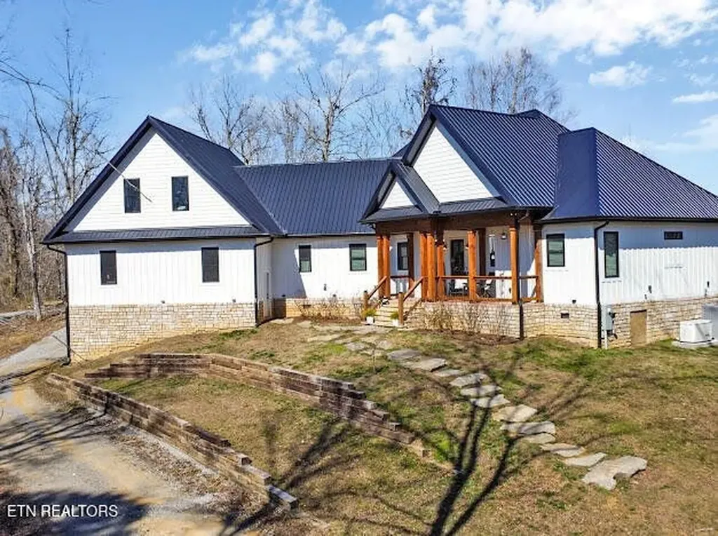 171 Deer Cliff Alpine TN 38543