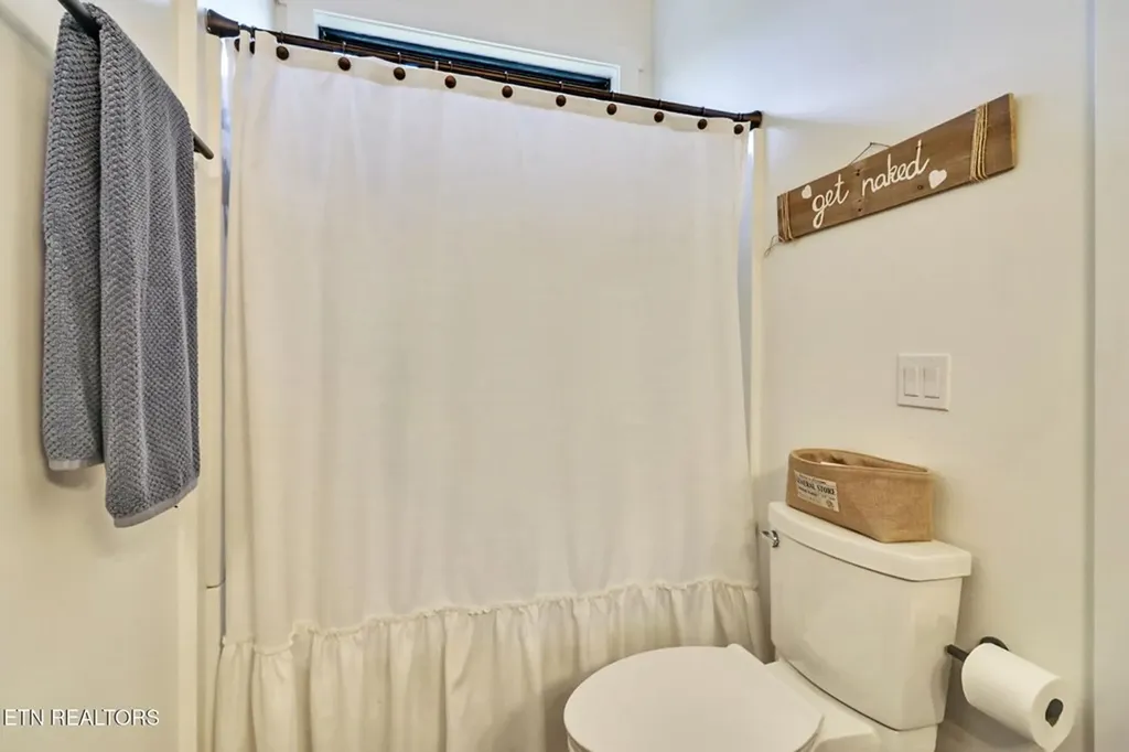 171 Deer Cliff Alpine TN 38543