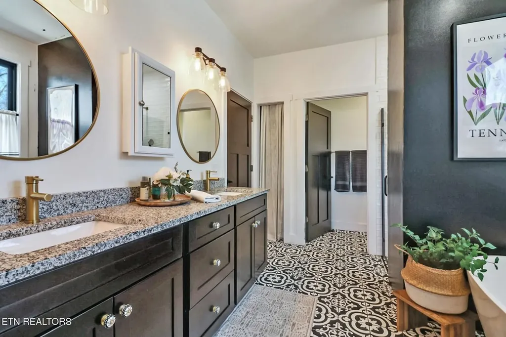 171 Deer Cliff Alpine TN 38543