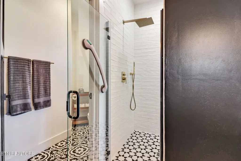 171 Deer Cliff Alpine TN 38543