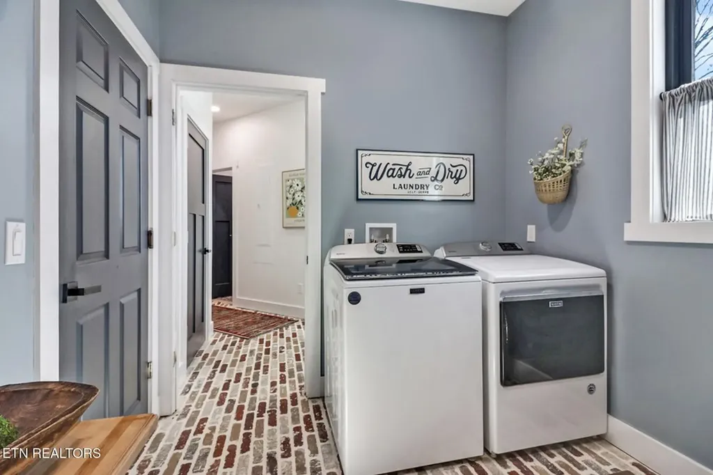 171 Deer Cliff Alpine TN 38543