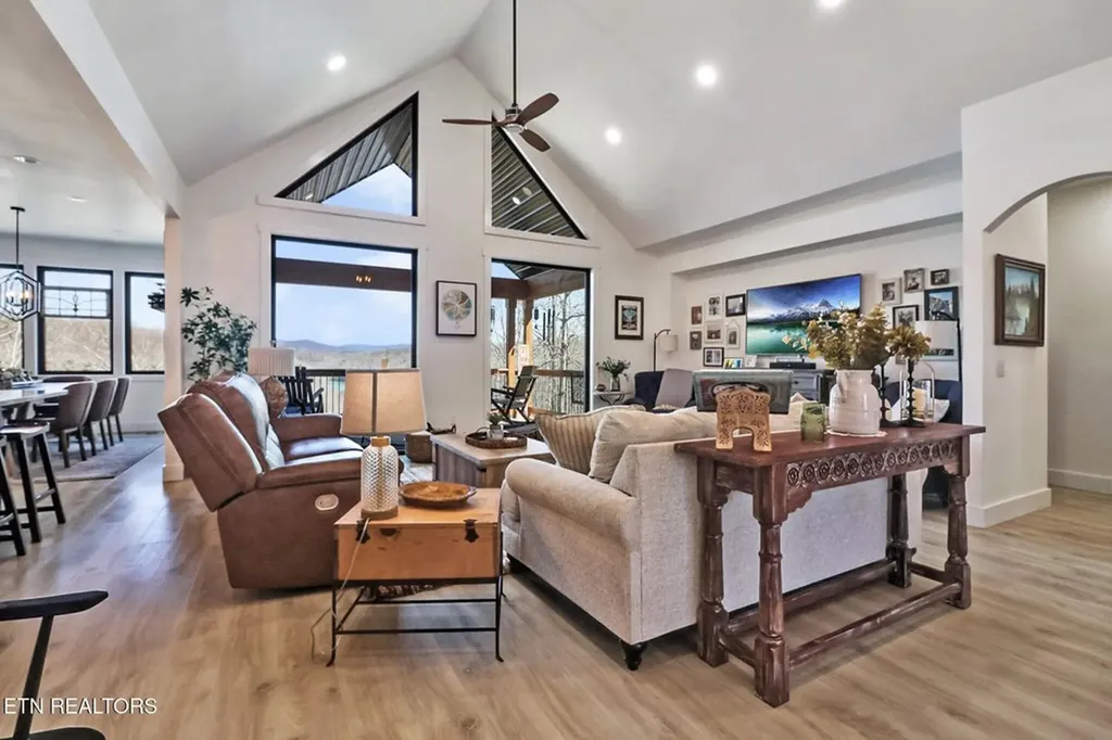 171 Deer Cliff Alpine TN 38543