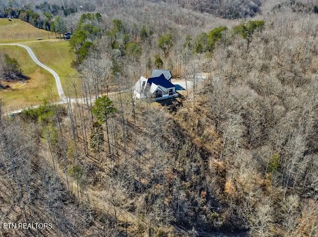 171 Deer Cliff Alpine TN 38543