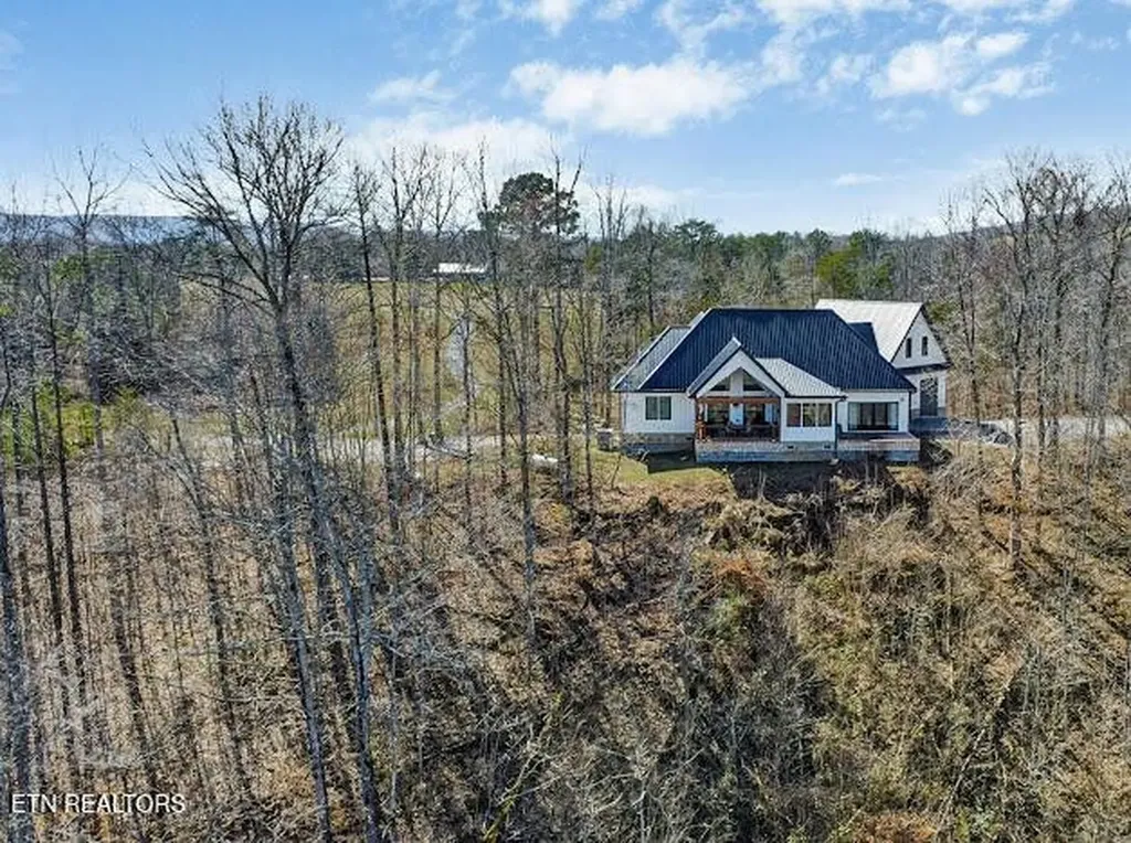 171 Deer Cliff Alpine TN 38543