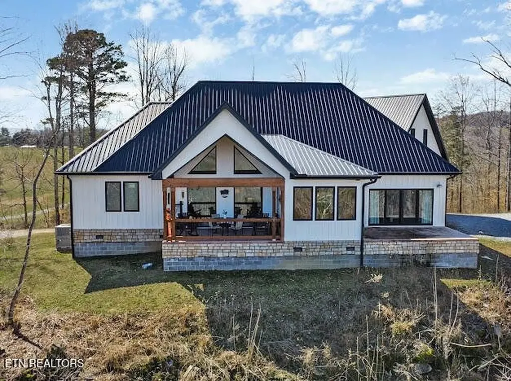 171 Deer Cliff Alpine TN 38543