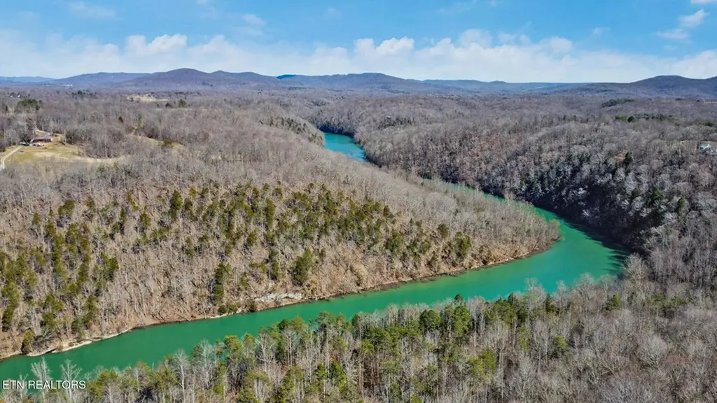 171 Deer Cliff Alpine TN 38543