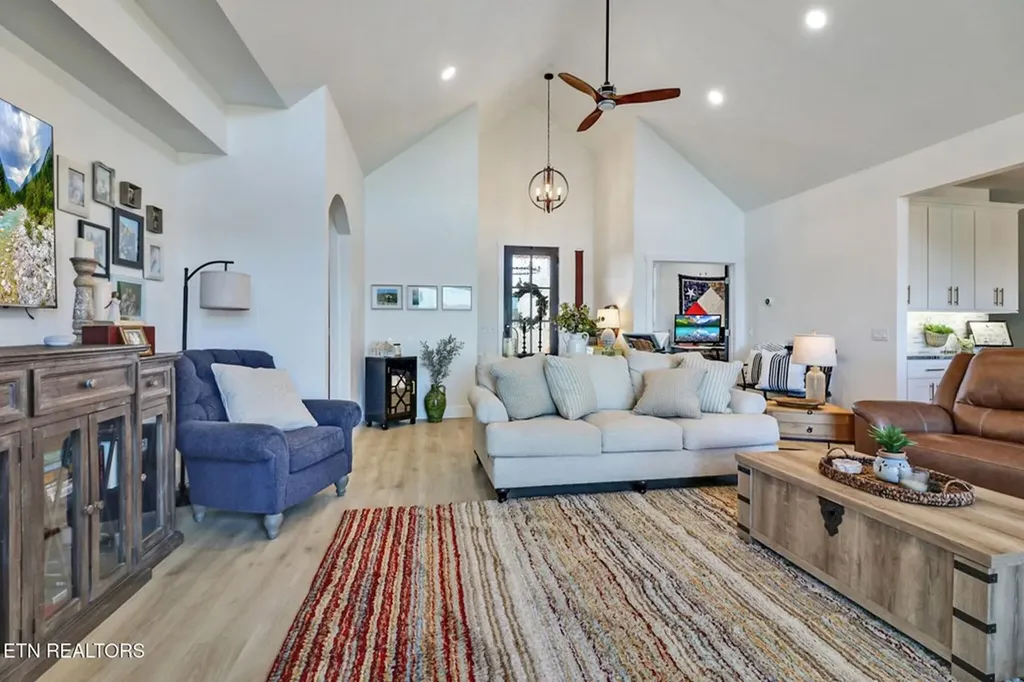 171 Deer Cliff Alpine TN 38543