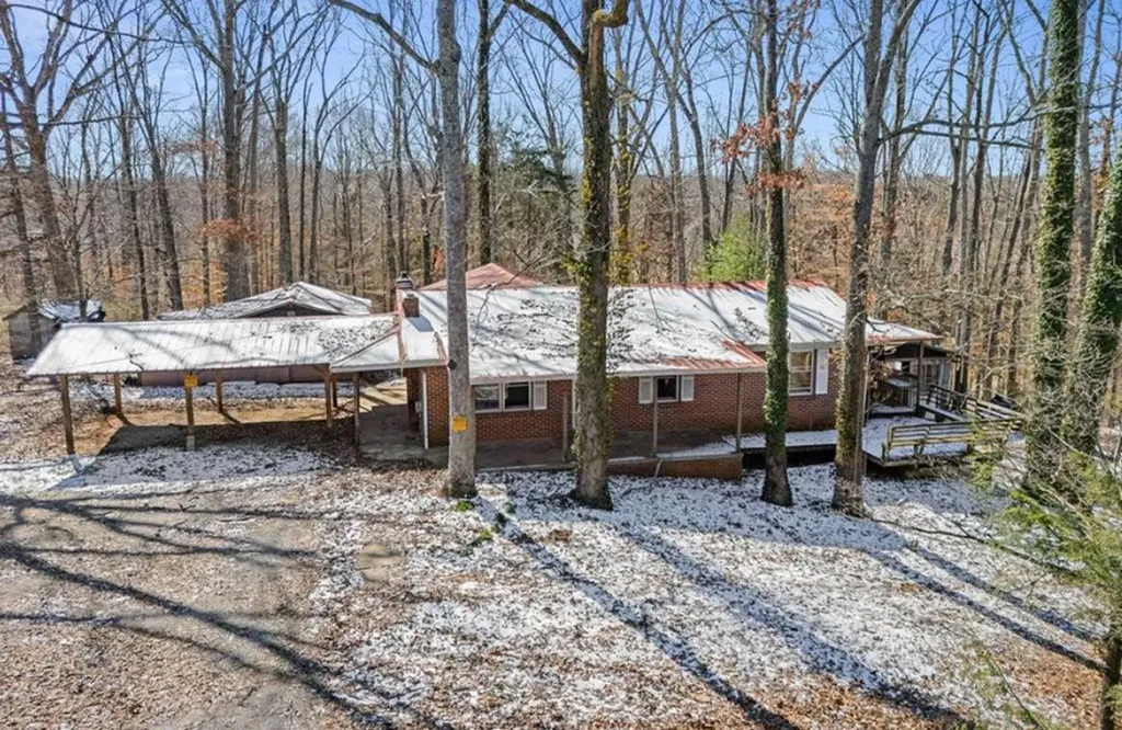 561 Frank Massa Road Sparta TN 38583