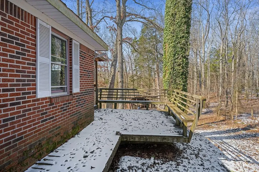 561 Frank Massa Road Sparta TN 38583