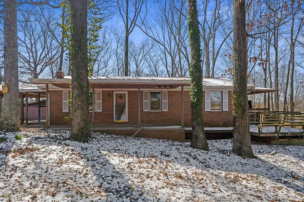 561 Frank Massa Road Sparta TN 38583