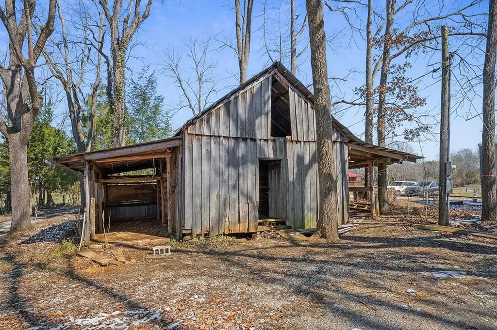 561 Frank Massa Road Sparta TN 38583