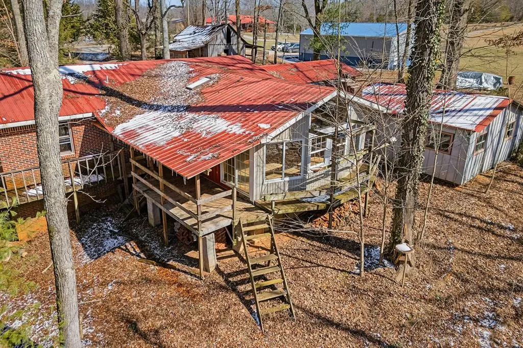 561 Frank Massa Road Sparta TN 38583