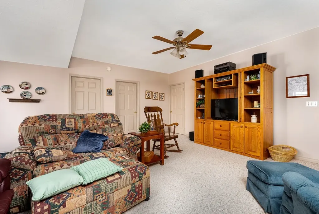 105 Seminole Lane Byrdstown TN 38549