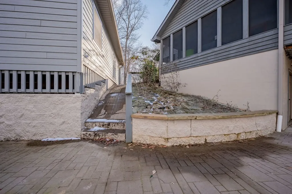 105 Seminole Lane Byrdstown TN 38549