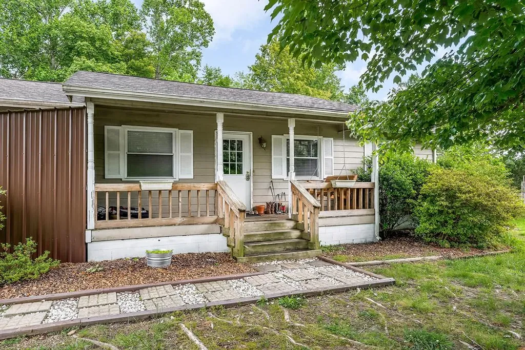 139 Old Standing Stone Road Hilham TN 38570