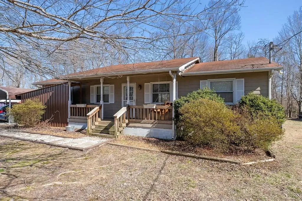 139 Old Standing Stone Road Hilham TN 38570