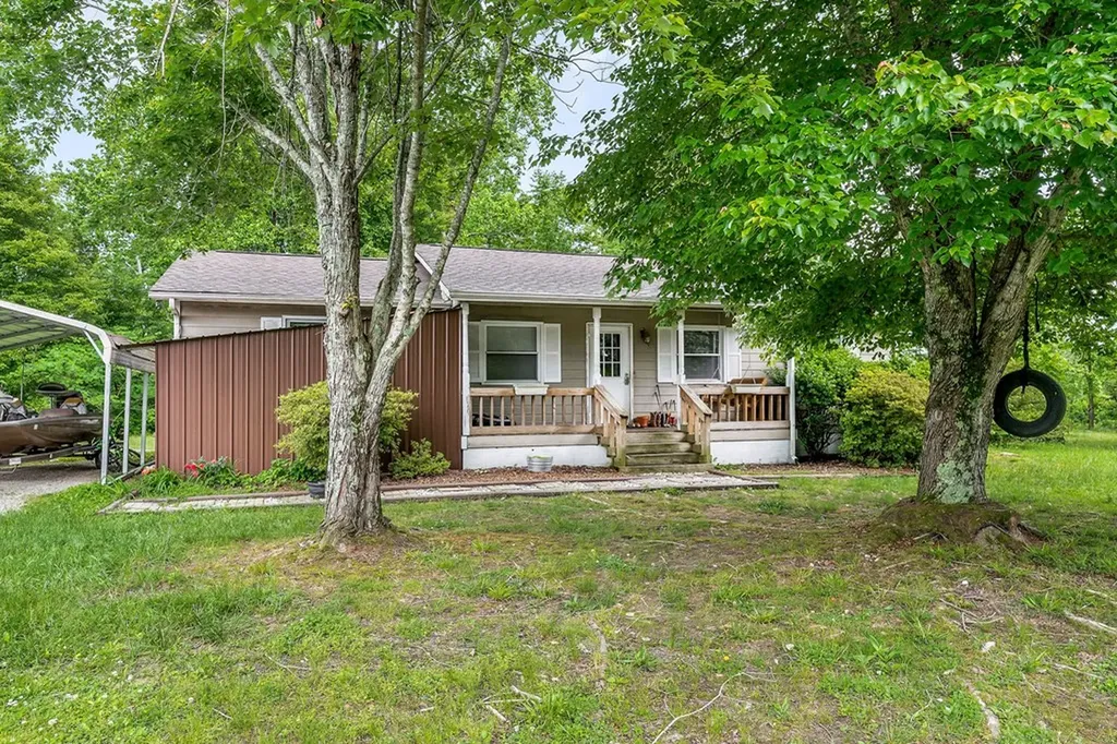 139 Old Standing Stone Road Hilham TN 38570