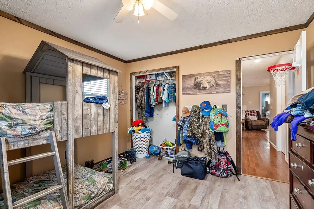 139 Old Standing Stone Road Hilham TN 38570