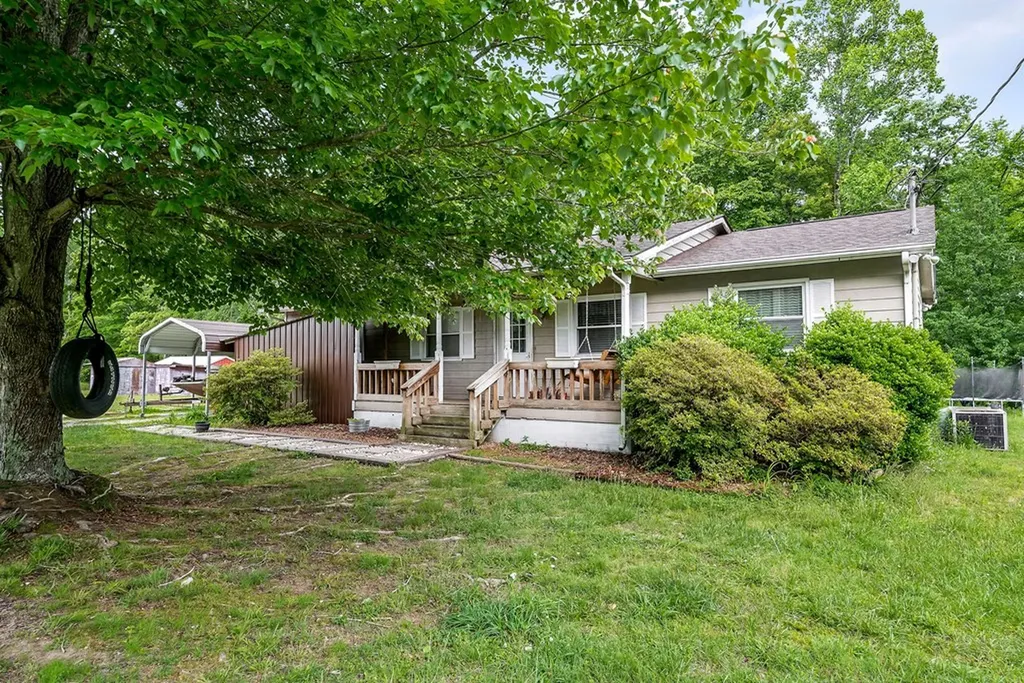 139 Old Standing Stone Road Hilham TN 38570