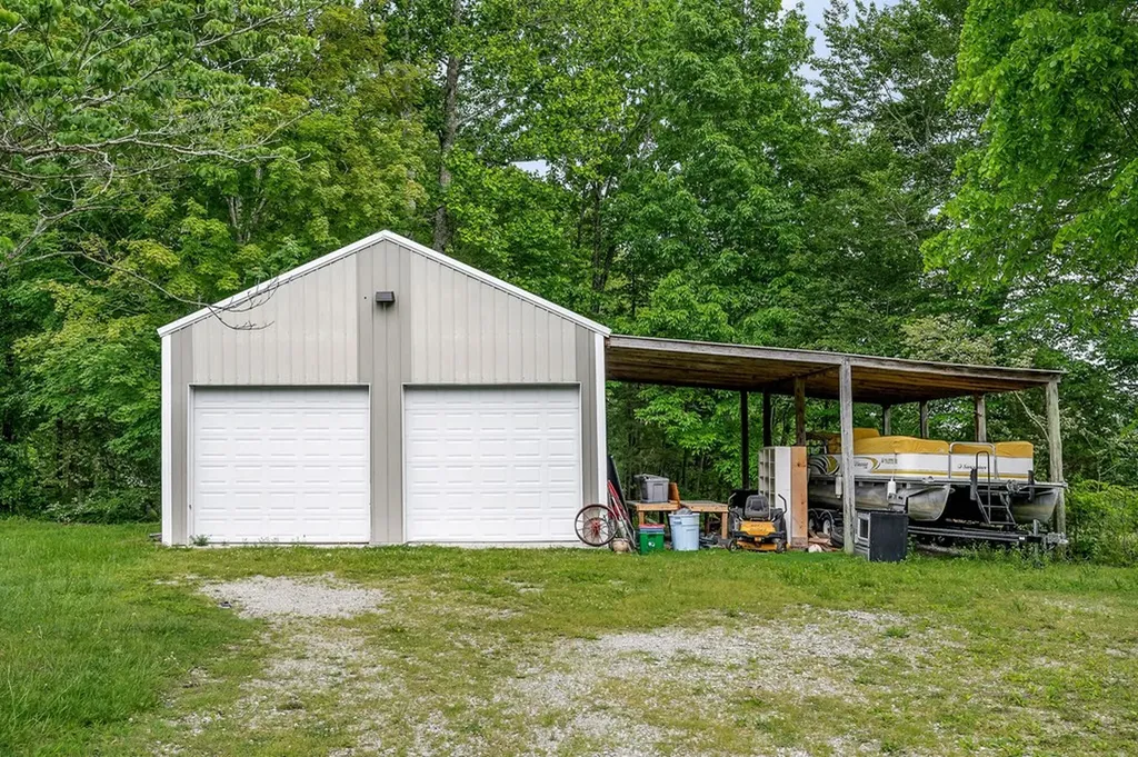 139 Old Standing Stone Road Hilham TN 38570