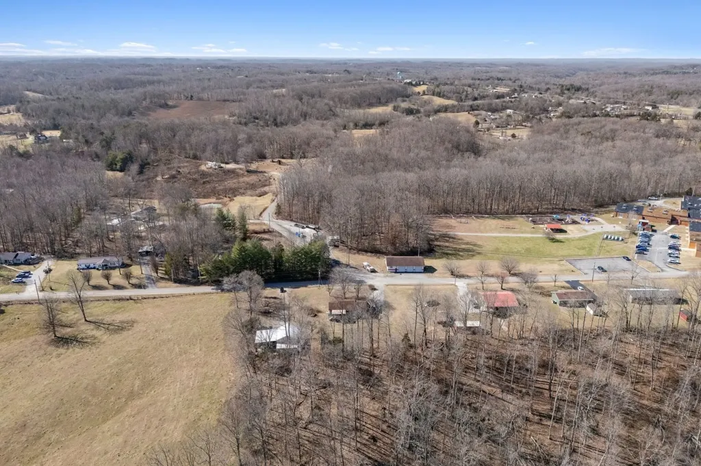 139 Old Standing Stone Road Hilham TN 38570