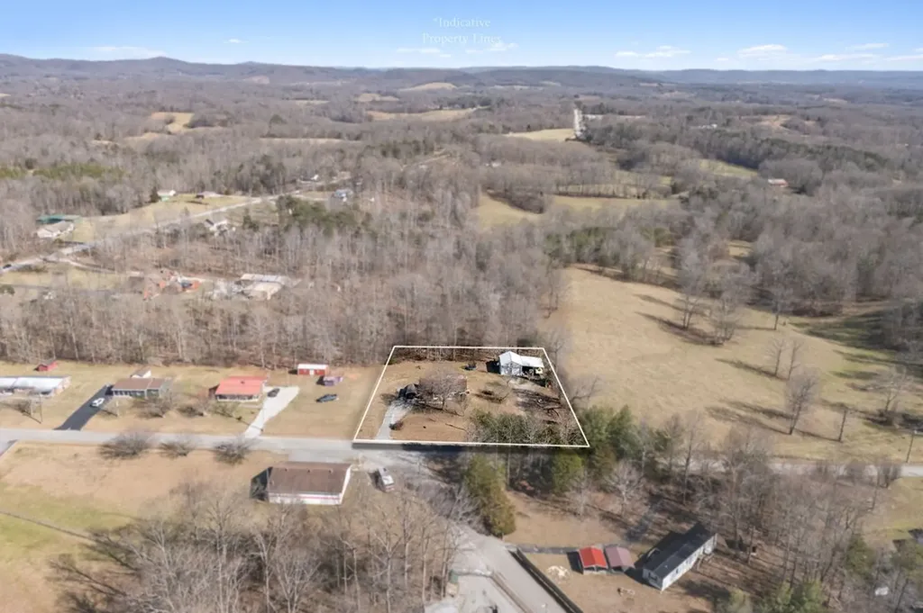 139 Old Standing Stone Road Hilham TN 38570