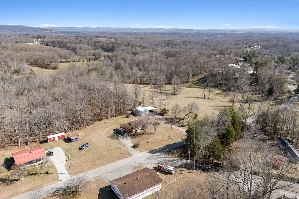 139 Old Standing Stone Road Hilham TN 38570