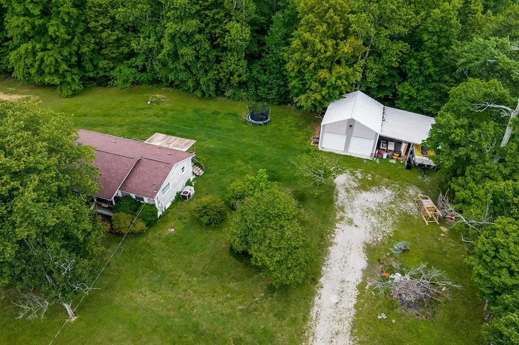 139 Old Standing Stone Road Hilham TN 38570