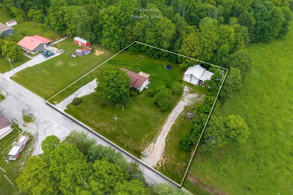 139 Old Standing Stone Road Hilham TN 38570