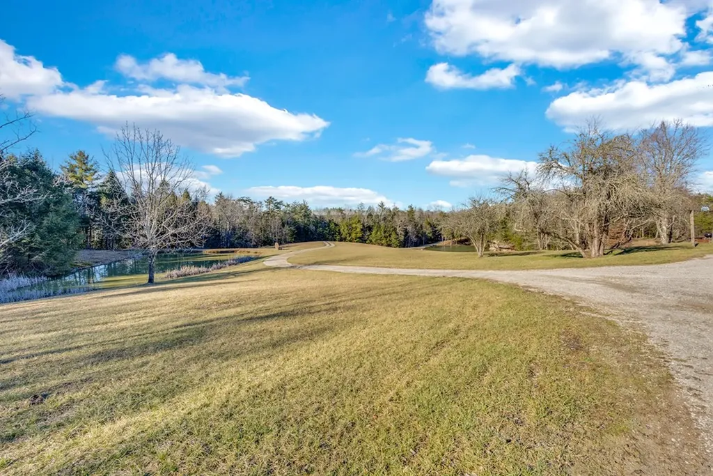 4420 Standing Rock Road Deer Lodge TN 37726