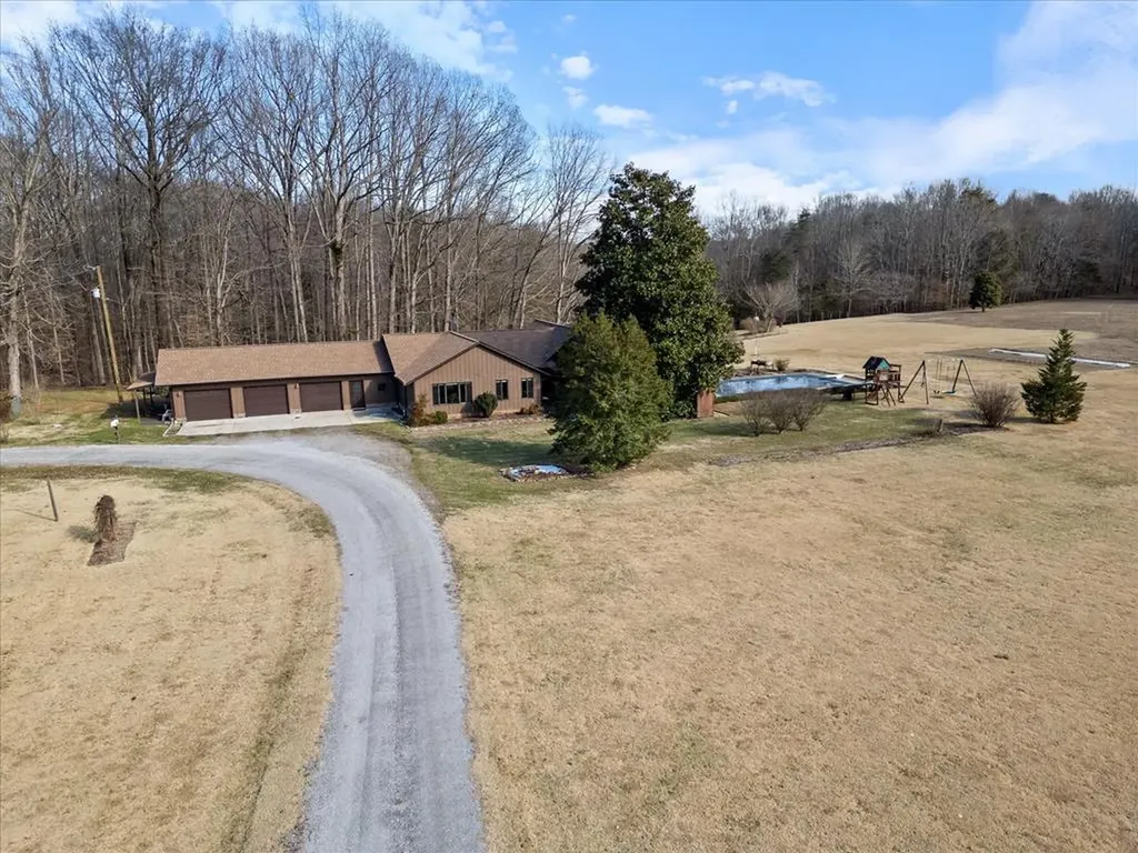 236 Landmark Lane Hilham TN 38568