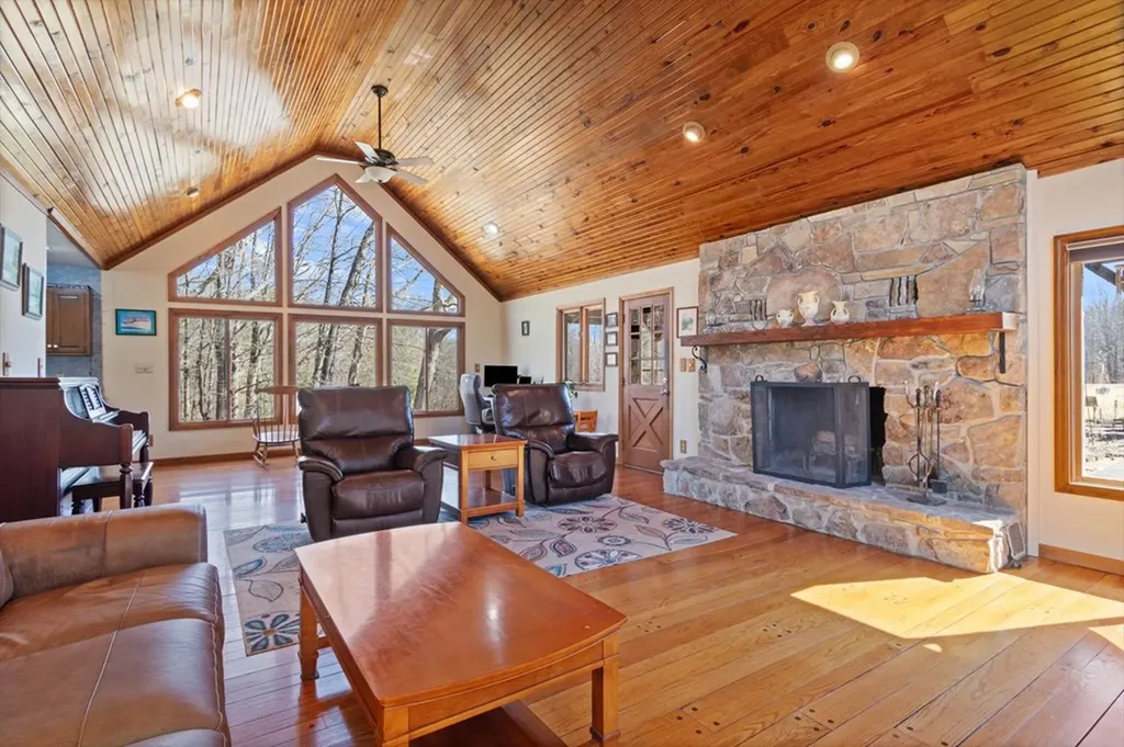 236 Landmark Lane Hilham TN 38568