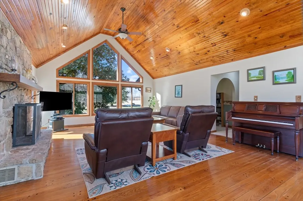 236 Landmark Lane Hilham TN 38568