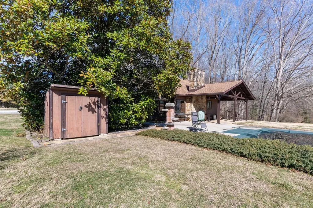 236 Landmark Lane Hilham TN 38568