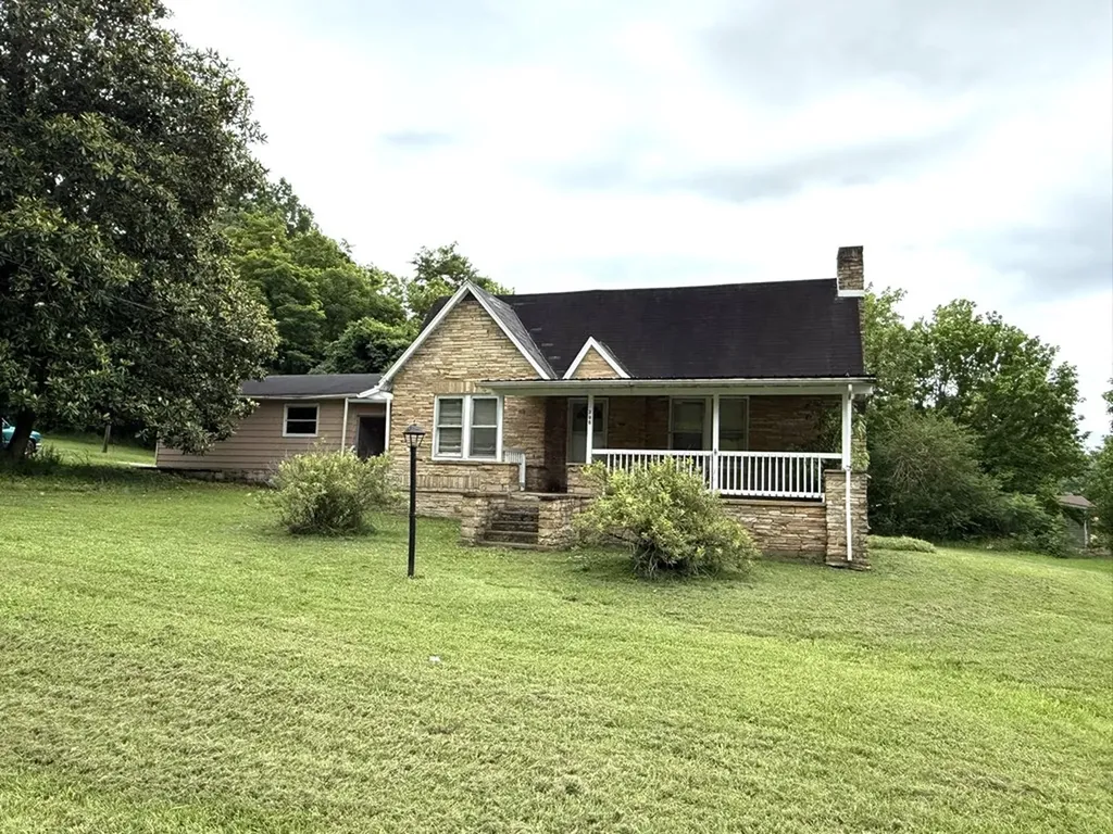 306 Sunset Drive Byrdstown TN 38549