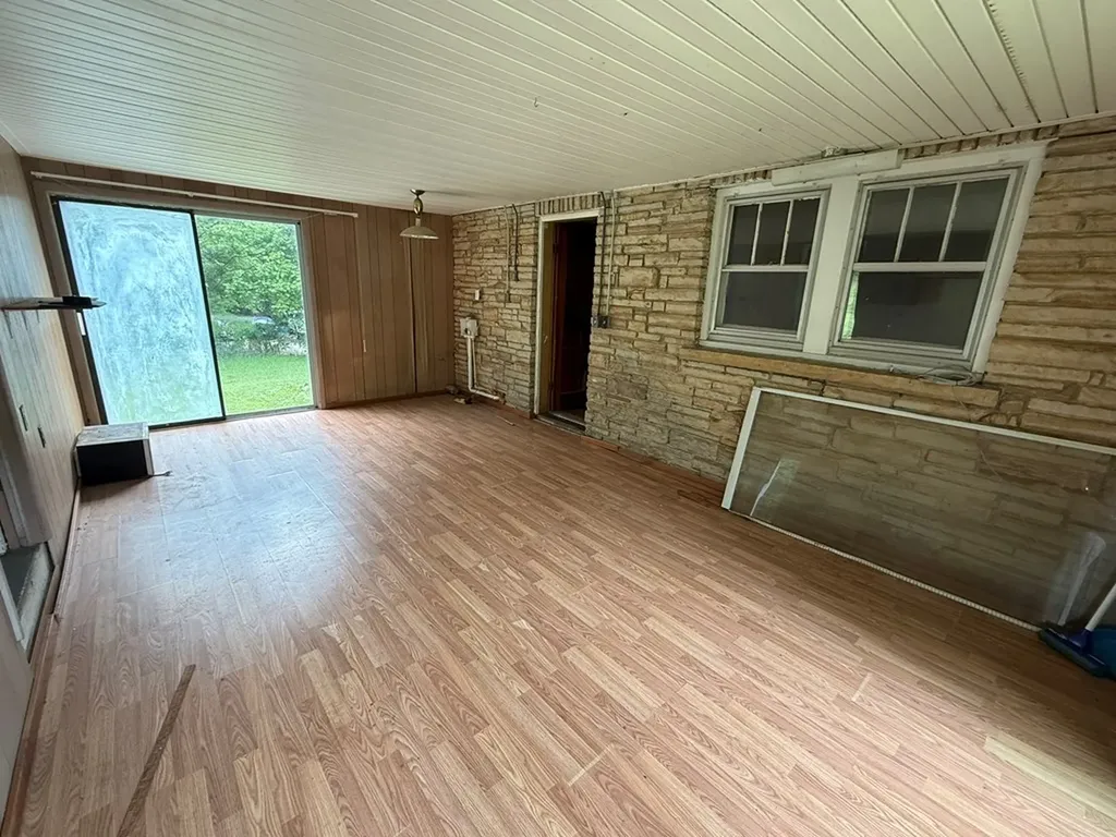 306 Sunset Drive Byrdstown TN 38549