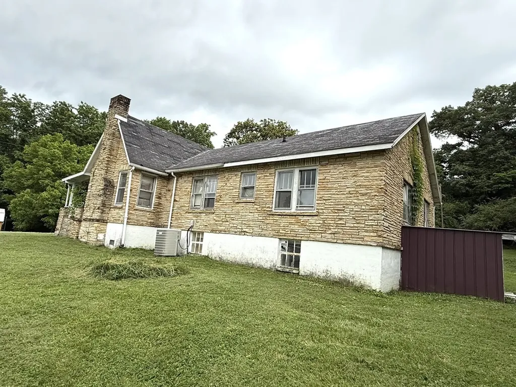 306 Sunset Drive Byrdstown TN 38549