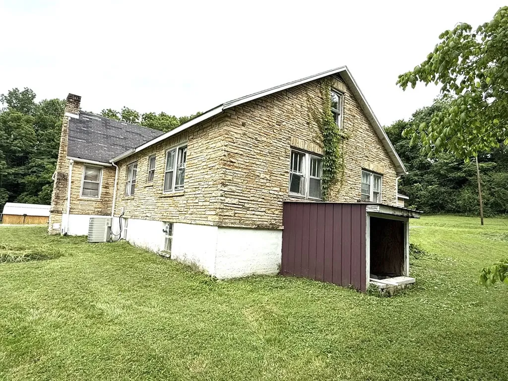 306 Sunset Drive Byrdstown TN 38549