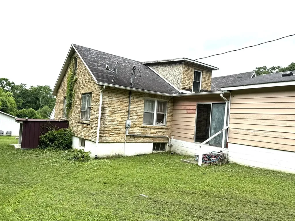 306 Sunset Drive Byrdstown TN 38549