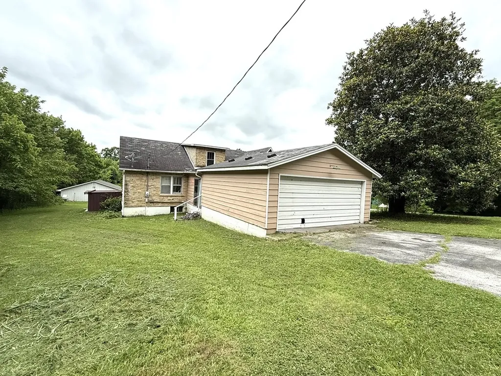 306 Sunset Drive Byrdstown TN 38549