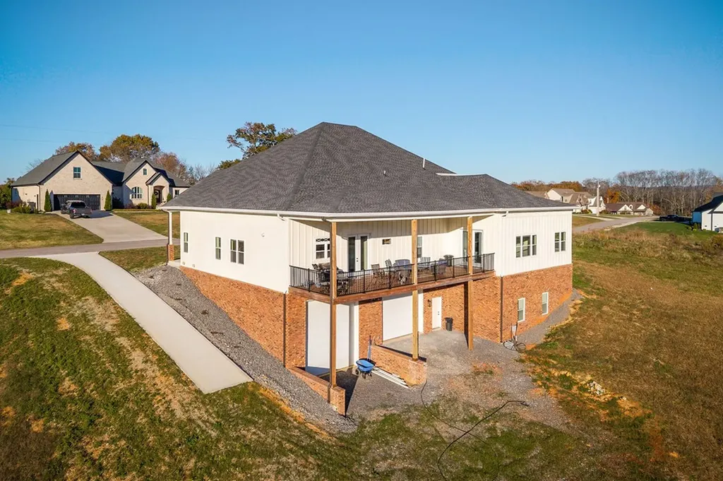 613 Blue Water Drive Cookeville TN 38506