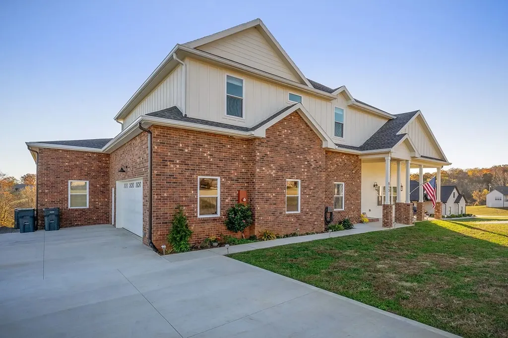 613 Blue Water Drive Cookeville TN 38506