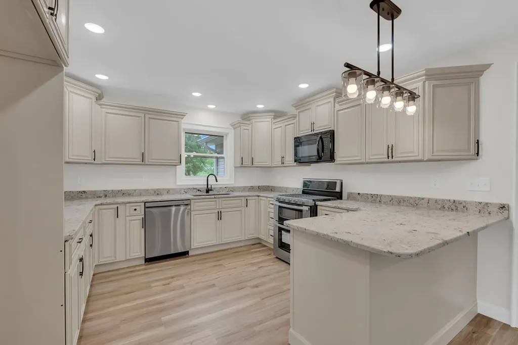 5534 S York Highway Grimsley TN 38565