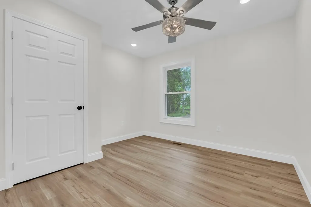 5534 S York Highway Grimsley TN 38565